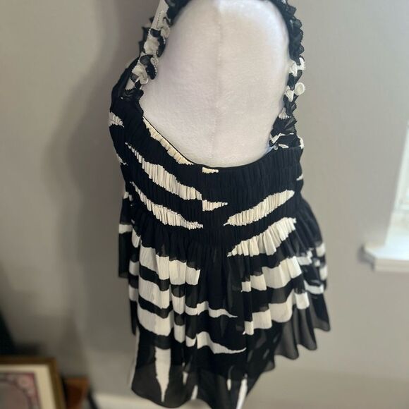 Tory Burch Lucea Top Animal Stripe
Black White size 14 large extra large zipper - Picture 5 of 15